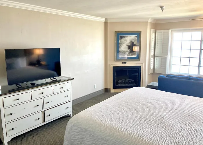 Sand Pebbles Inn